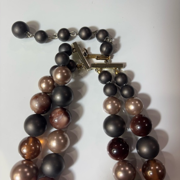 2-layer Plastic Bead Necklace - Picture 9 of 11